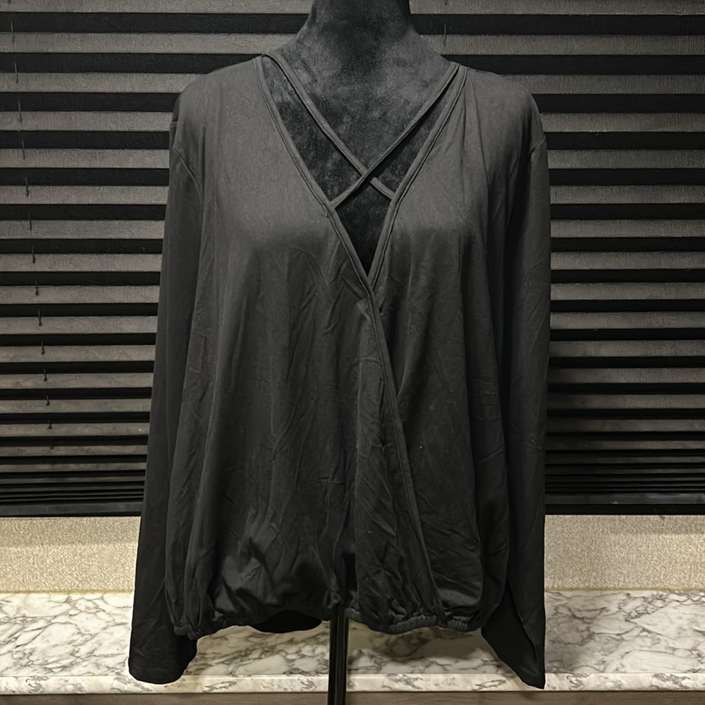 SHEIN Curve Women’s Black Cross‎ Strap Chest LS Shirt Size 2XL NWT